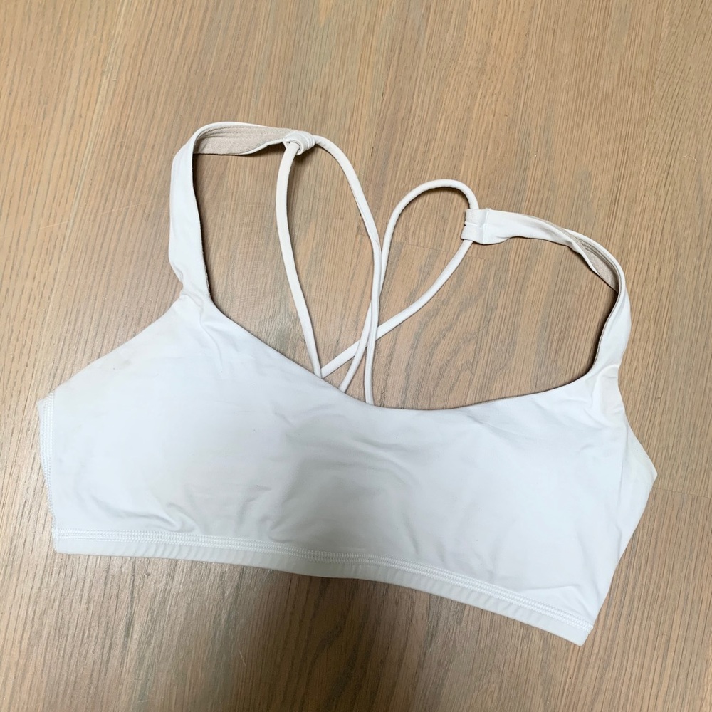 Lululemon Size 6 Free to Be Bra